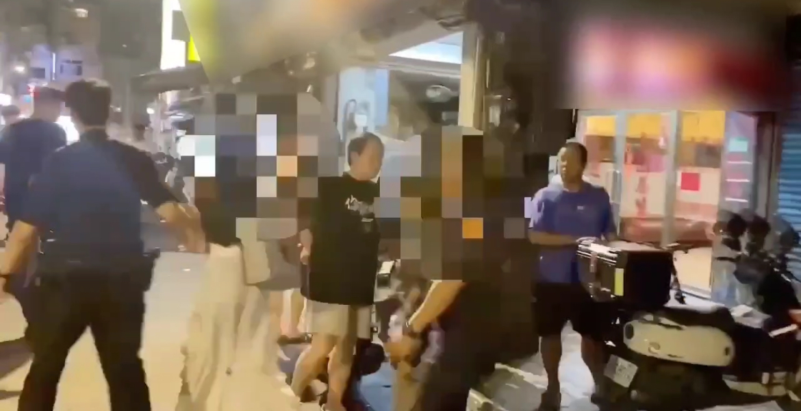 警方查獲賣淫外籍女子。(記者徐煜勝翻攝)