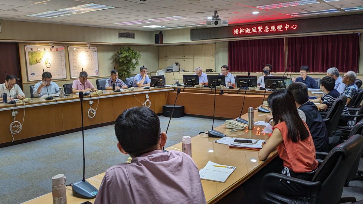 ▲台電台中區處為防範颱風可能帶來之災害,已於今(13)日上午9點召開「颱風戒備整備會議」。