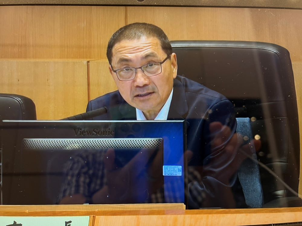 楊柳襲台 侯友宜指示全力戒備 1 《圖說》中颱楊柳襲台,侯友宜市長上午於市政會議提醒各單位注意事項。〈新聞局提供〉
