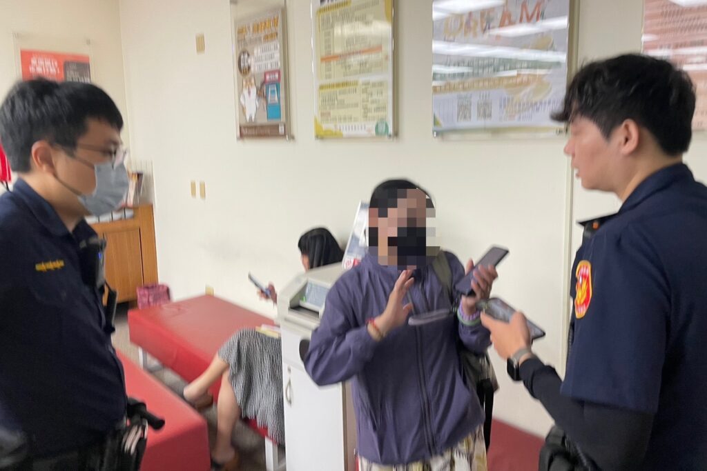 女子險遭詐新臺幣30萬元 警銀機警聯手攔阻守荷包 2 MEITU 20250813 161402090