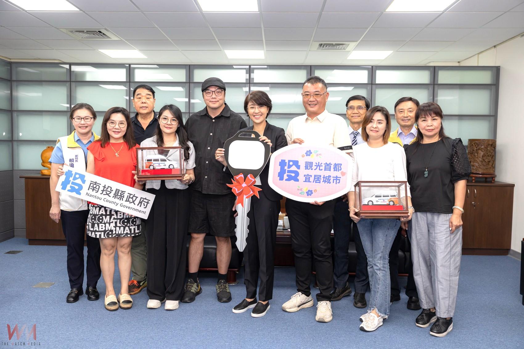 許家捐復康巴士兩輛　協助南投縣長照接送 - https://www.watchmedia01.com