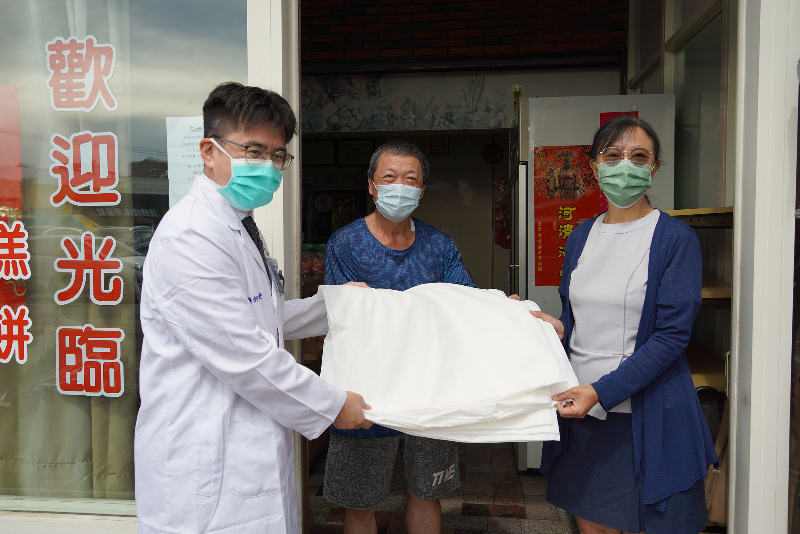 (有影片)/颱風前暖心行動!鹿基贈50袋科技沙包 助鄰居防水患 - https://www.watchmedia01.com
