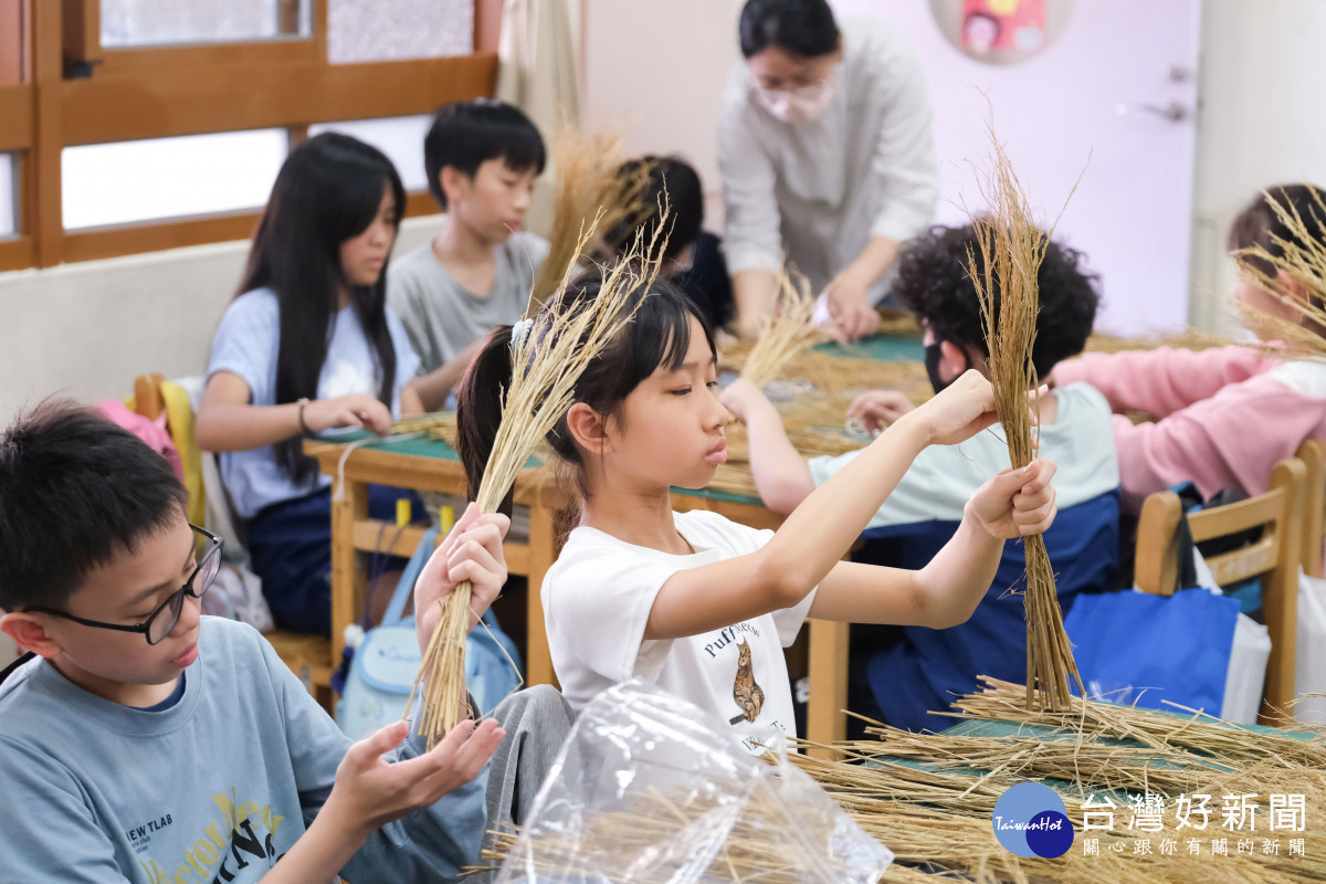 藝術走進課堂 兒美館攜手青埔、青園兩校打開孩子的感官地圖