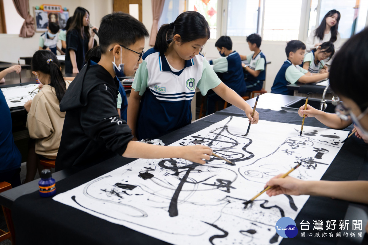 藝術走進課堂 兒美館攜手青埔、青園兩校打開孩子的感官地圖