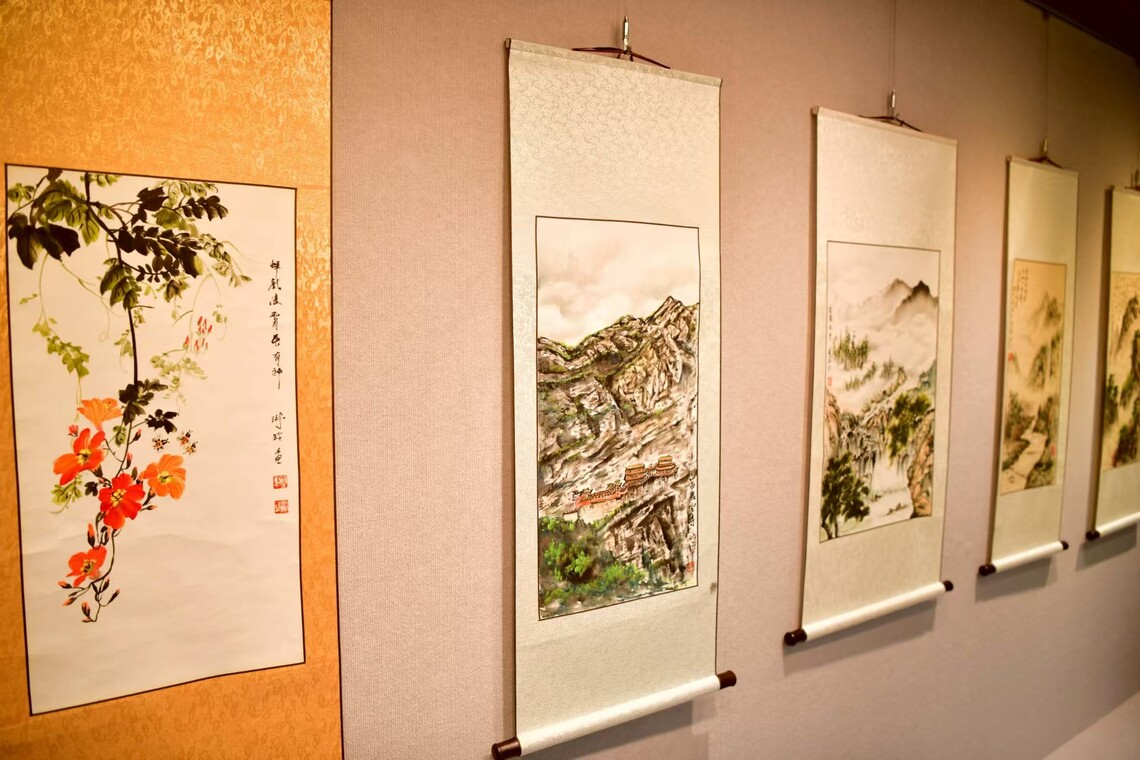 屏科大藝文中心舉辦「一山秋色滿園花–劉淑玲、陳秀敏雙人展」