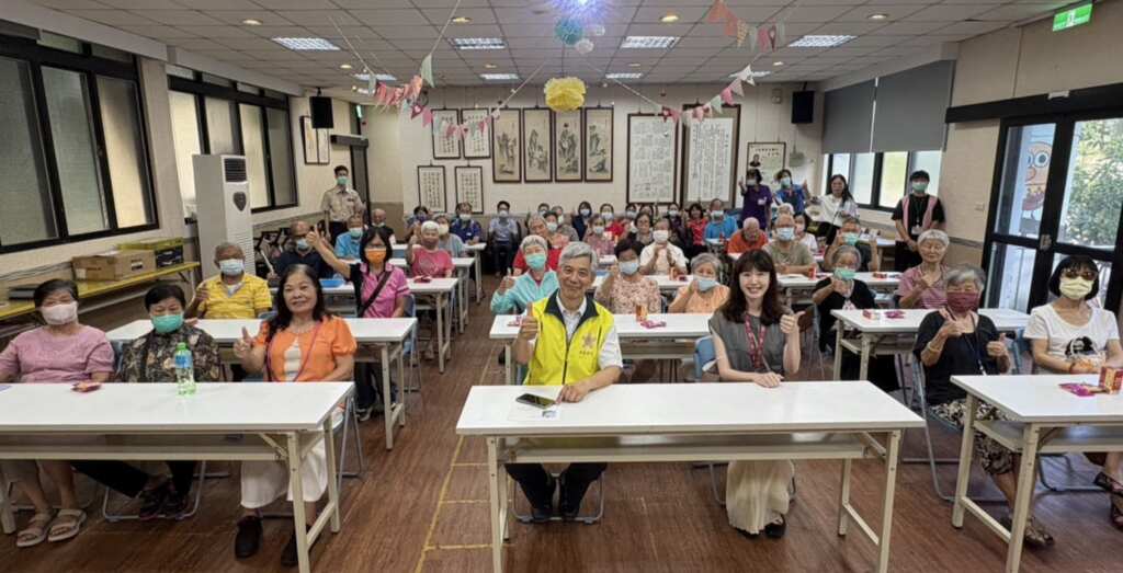 ▲中彰榮家邀請臺中榮總吳奐昀中醫師主講「中醫讓失智症多一種治療方式」,為長輩在失智保健上加分並多了一種選擇。(中彰榮家提供)