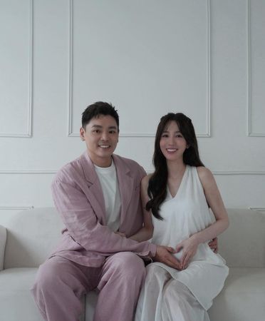 ▲▼愛雅（張艾亞）懷孕。（圖／翻攝自臉書）