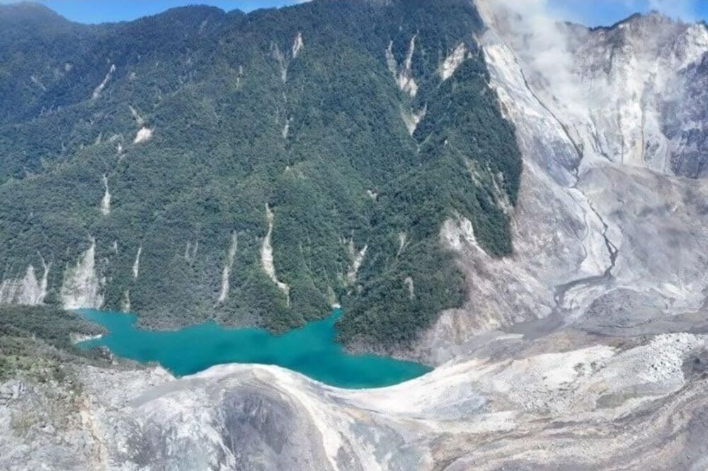 傅崐萁提附帶決議 籲花蓮堰塞湖工程納重建條例 228 傅崐萁提附帶決議 籲花蓮堰塞湖工程納重建條例 227