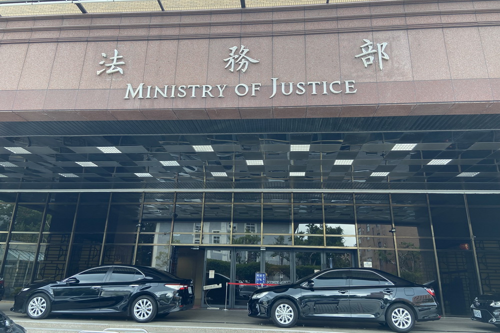 陸籍律師上法庭　法務部說話了 197