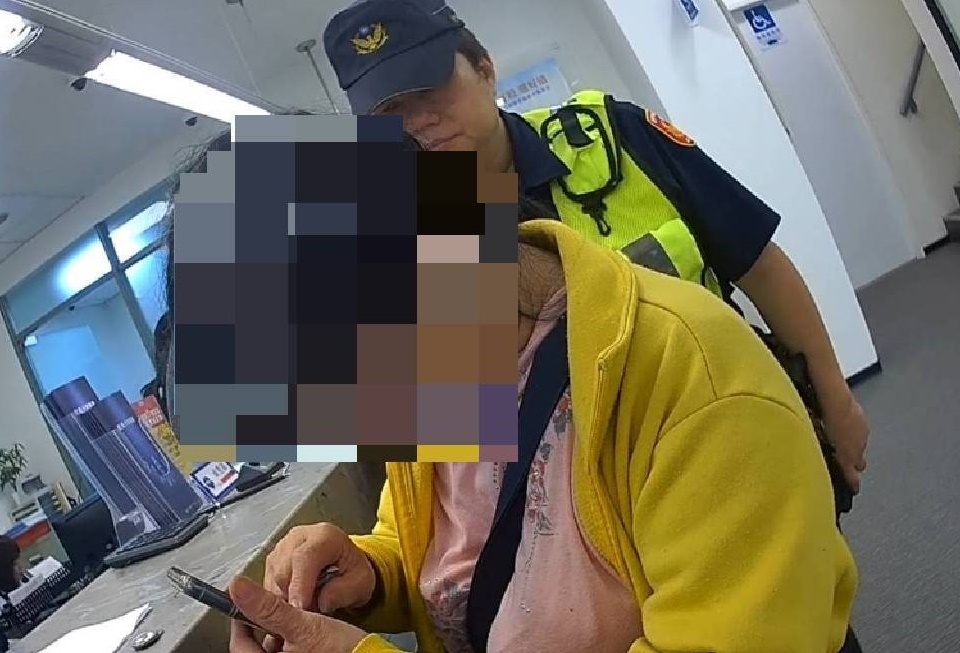 婦人接到兒子求救電話              警方拆穿保住廿八萬元