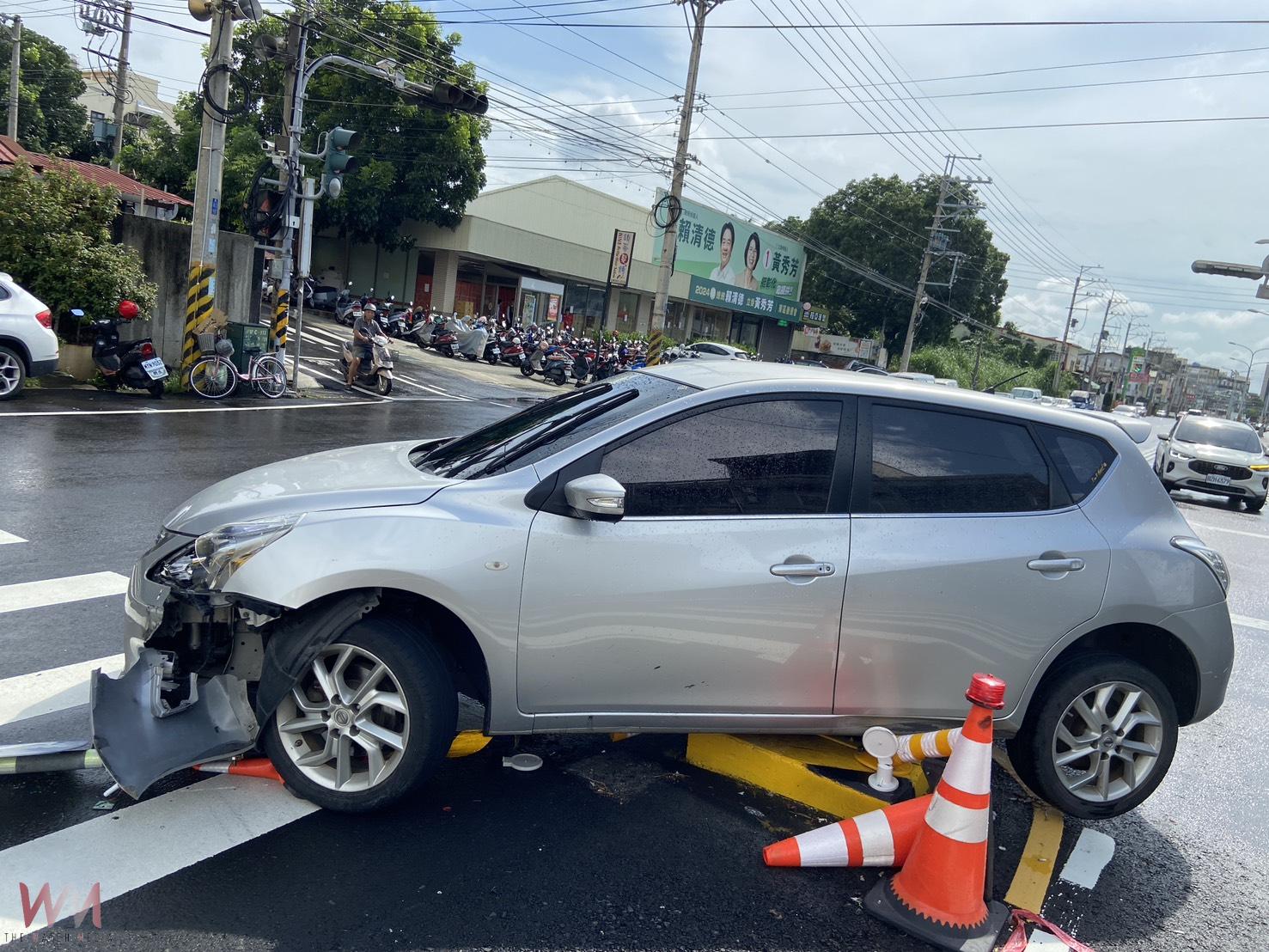 庇護島也怕車?公路局彰化工務段加反光桿、三角錐防撞 - https://www.watchmedia01.com