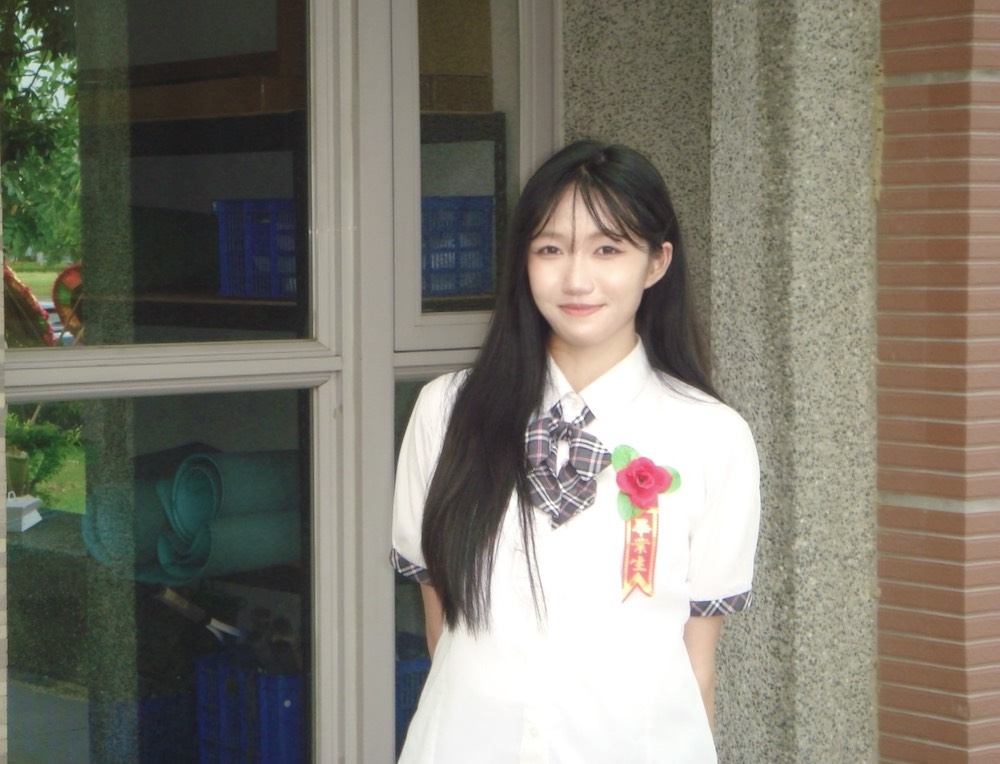 嘉義縣立永慶高中在114年大學分科測驗，創下亮眼升學成績，其中錄取國立成功大學政治系的蔡依璇，是「永慶好聲音」歌唱比賽奪得冠軍。（（圖/永慶高中提供）