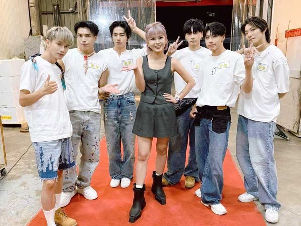 Ozone下海「叫賣男團」！丟丟妹驚艷：月薪50萬來兼差