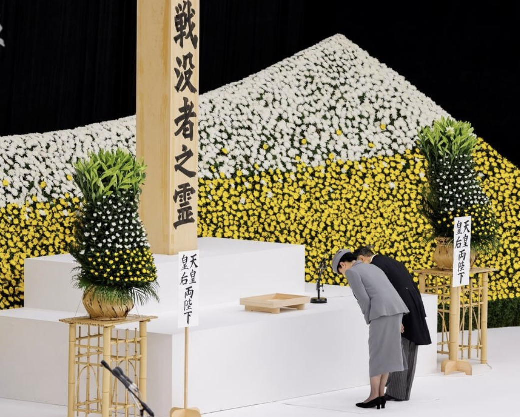 ▲日皇德仁夫婦出席終戰「全國戰歿者追悼儀式」。