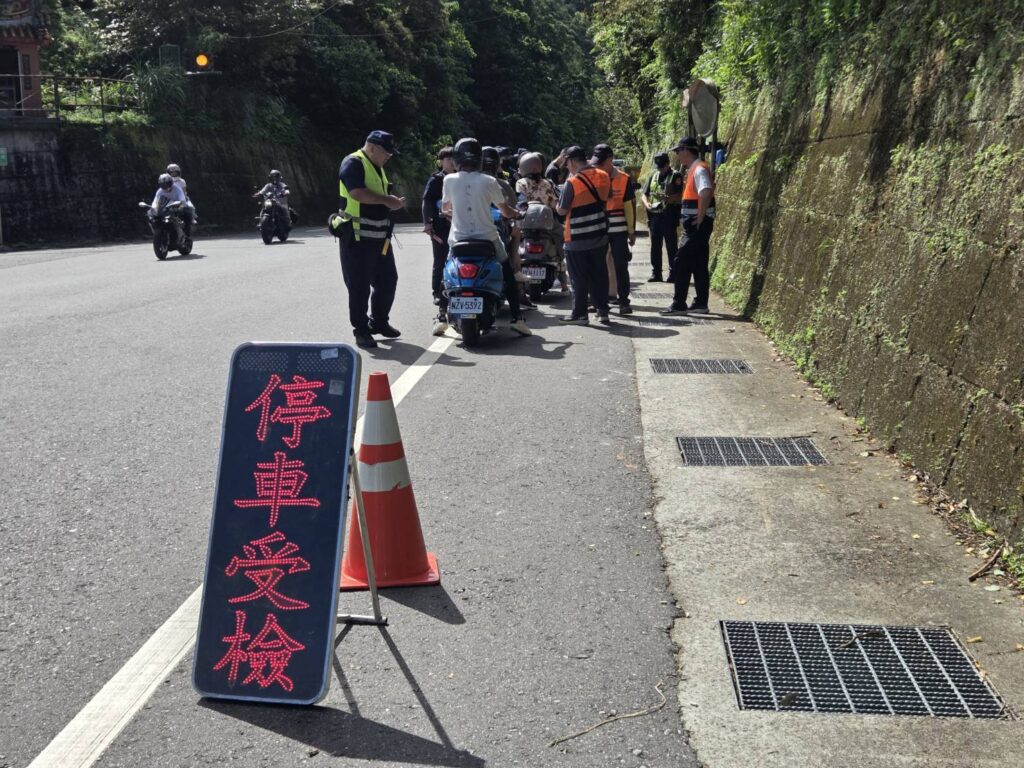 警監攜手合作 共同防制青少年暑期危駕行為 1 1755326489958