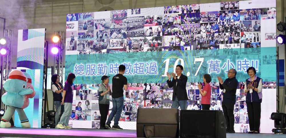 世壯運志工感恩會 雙北致最高敬意 3 《圖說》雙北世壯運志工足跡遍及雙北、桃園、宜蘭、新竹及台中,共7,010人投入,累積服務時數逾10萬小時。〈社會局提供〉