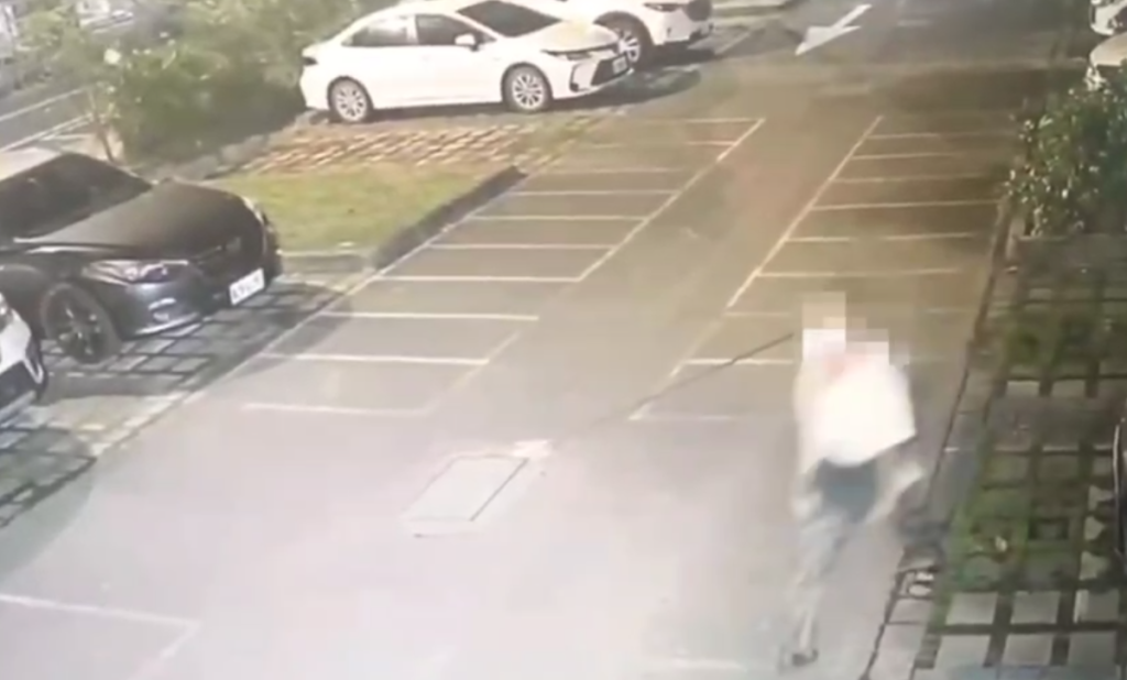 恐佈！屏東女子停車後發現疑有人闖入　返回查看驚見一名男子坐後座
