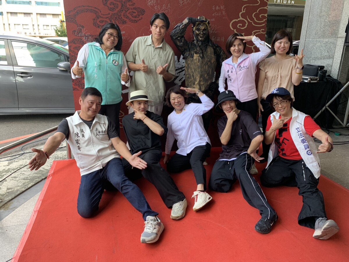國際級街舞比賽冠軍團隊「築夢者 DreamRunnerZ」，繼於台灣各地及國外成立分校後，今（17）日正式宣布在嘉義市西區成立僑平分校。（圖/記者陳惲朋攝）