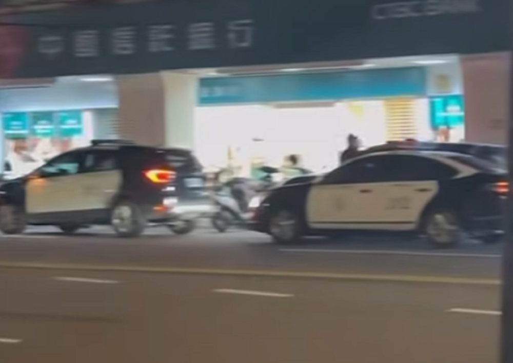 凌晨警車聚集引民眾擔憂 壢警解釋了 12454545