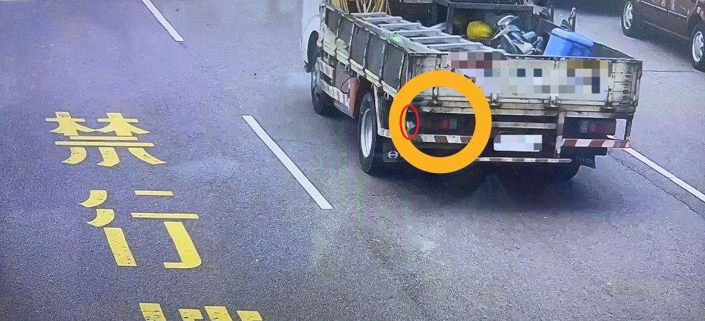 找到了!貨車載運螺絲釘落地害數車中釘補胎 肇事駕駛警方開罰移送法辦