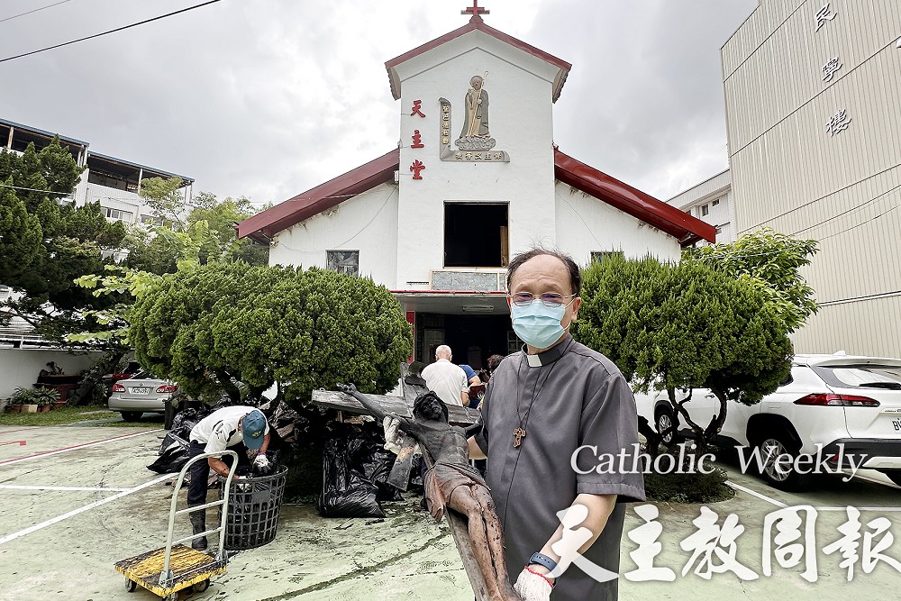 【台灣驅魔人2-2】68年教堂付之一炬募款重建 神父鄭文宏念玫瑰經求天主垂憐 210 【台灣驅魔人2-2】68年教堂付之一炬募款重建 神父鄭文宏念玫瑰經求天主垂憐 209