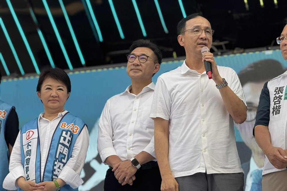 盧秀燕給朱立倫「按讚」 黃暐瀚分析點出一件事 220 盧秀燕給朱立倫「按讚」 黃暐瀚分析點出一件事 219