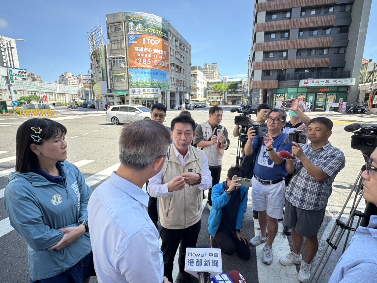 ▲用路人怨聲載道,許智傑促交通單位一個月內補強告示,避免紅單陷阱。