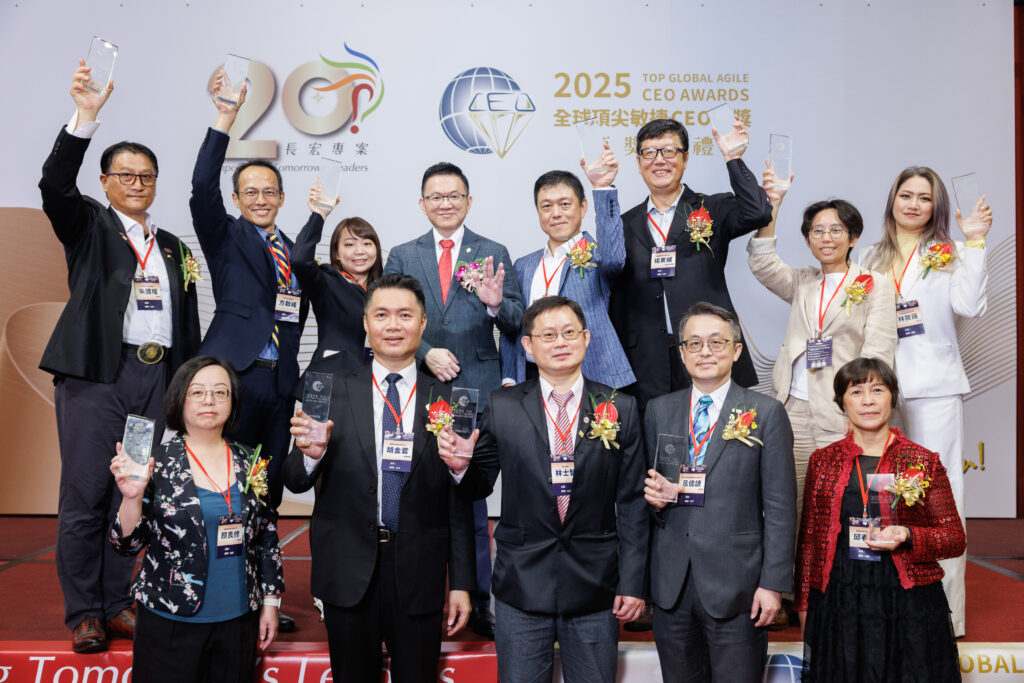 台灣領袖橫掃全球敏捷 CEO 大獎 創國際新紀錄 30 2025 %E5%85%A8%E7%90%83%E9%A0%82%E5%B0%96%E6%95%8F%E6%8D%B7 CEO %E5%A4%A7%E7%8D%8E%E5%BE%97%E7%8D%8E%E8%80%85%EF%BC%88%E4%B8%8A%E6%8E%92%E5%B7%A6%E8%B5%B7%EF%BC%89%E6%9C%B1%E5%9C%8B%E6%AC%8A%E3%80%81%E6%96%B9%E5%95%9F%E5%B3%B0%E3%80%81%E6%B4%AA%E7%BF%8A%E4%BA%9E%E3%80%81%E6%9E%97%E6%81%AD%E5%B9%B3%E3%80%81%E6%A5%8A%E6%9D%B1%E5%9F%8E