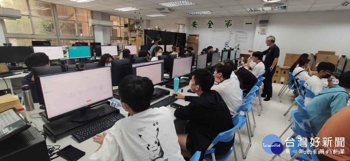 桃園市教育局攜手國立陽明交大 跨域培育AI人才