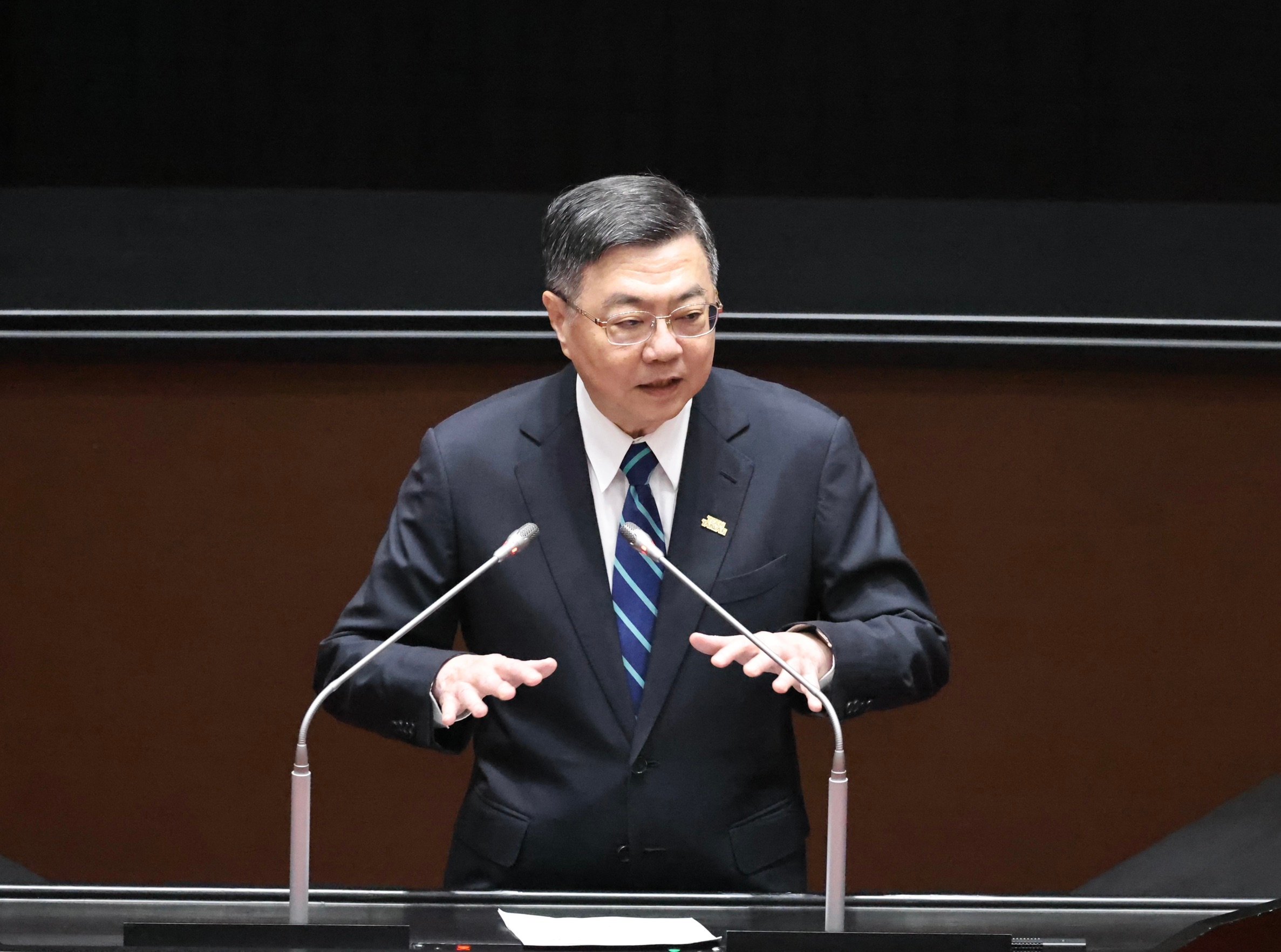 卓內閣是改組或全部下台還沒定論,蔣萬安就推舉童子賢組閣,卓榮泰今天說,包括中央政府財政收支結構、重大施政優先順序、調整行政、立法兩院互動關係與重要內閣人事,這是政府要檢討的部分。林啟弘攝
