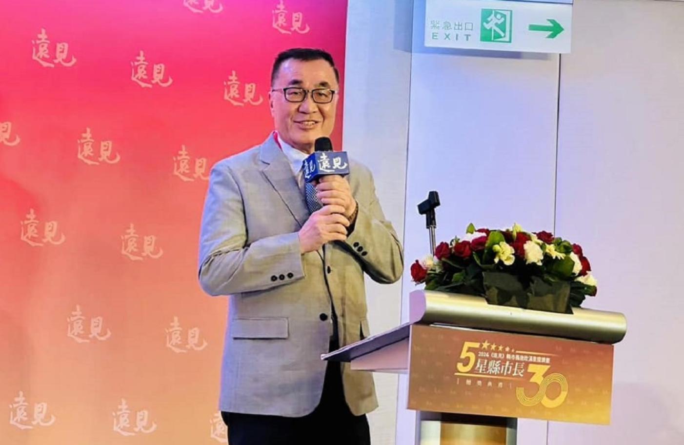 藍白合之下,宣布參選新北市長的黃國昌在民調支持度提升,但仍輸給李四川。翻攝李四川臉書