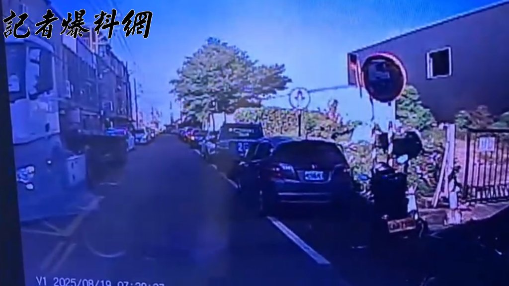 快訊/桃園大園嚴重車禍 7旬婦人受困拖板車底身亡