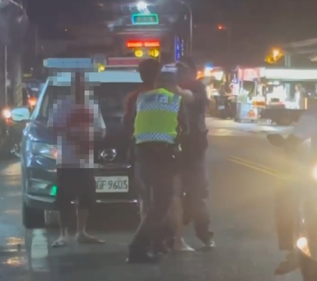 持刀追逐畫面曝光！-　屏東長治酒後衝突男子持刀傷人被逮仍狂譙