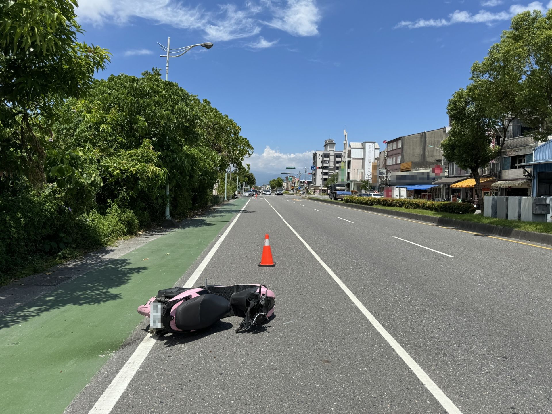▲宜蘭縣冬山鄉冬山路一段、照安路口,今(19)日上午9時許發生1起死亡車禍。(翻攝畫面)