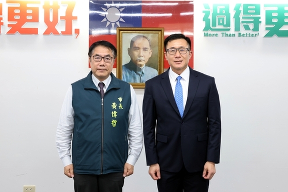 成大法律系主任轉任南市府研考會主委今宣誓就職