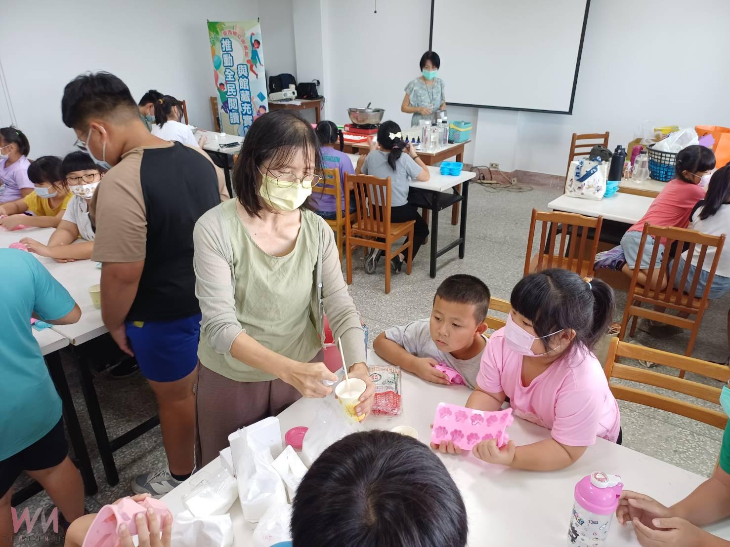 手作閱讀DIY 臺西鄉立圖書館結合政風宣導雙軌併進 - https://www.watchmedia01.com