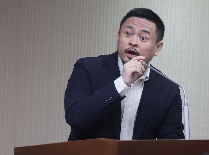 就業安定基金是勞動部的大金庫,洪申翰表示,會針對審計部指出的缺失加以改進,其中就包括委外拍攝廣告短片部分。中央社