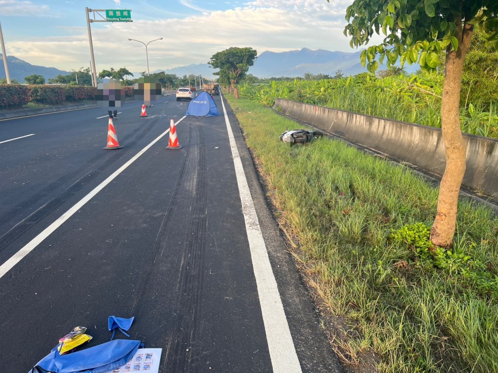 花蓮死亡車禍! 機車騎士疑似滑倒遭砂石車輾過當場死亡