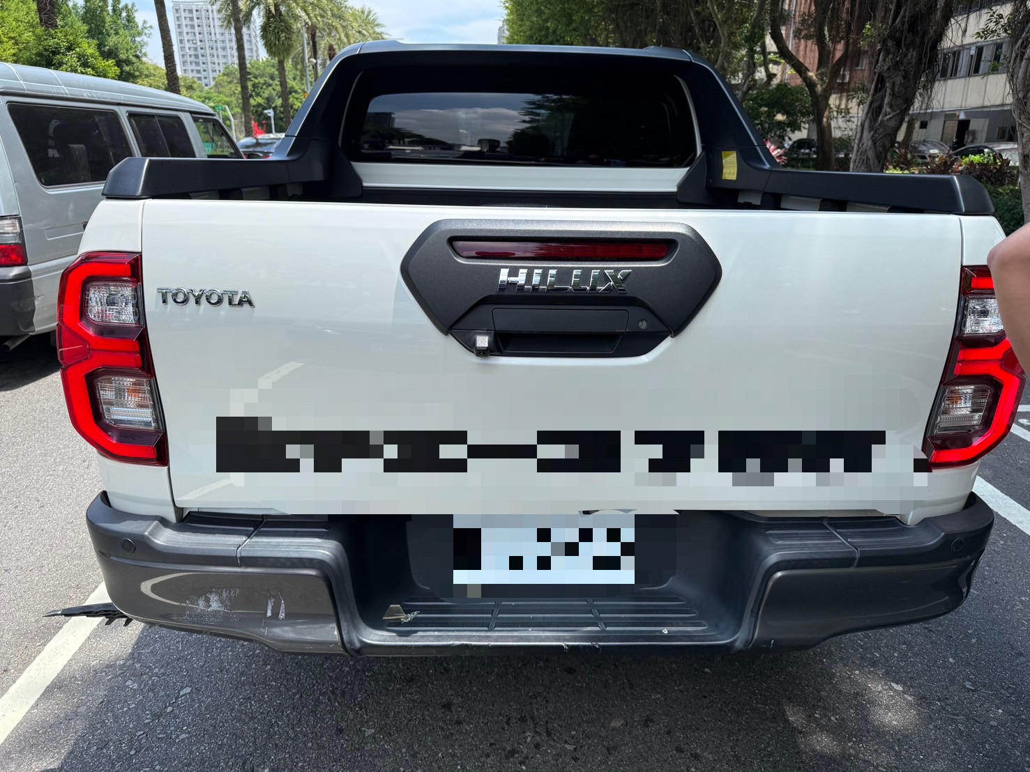 ▲▼53歲的程姓男子駕車,遭到後方車輛追撞。(翻攝畫面)