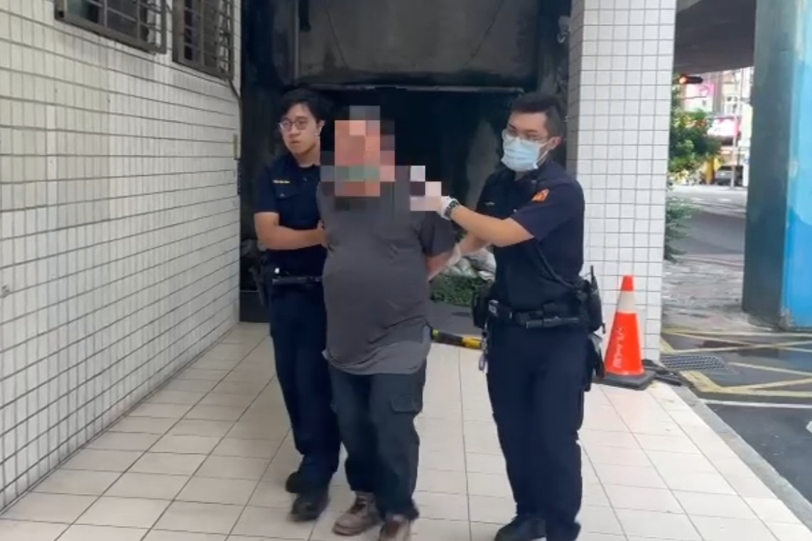 小吃店不營業 醉客硬要進店與闆娘友爆衝突涉殺人未遂 214 cnews204250820a09