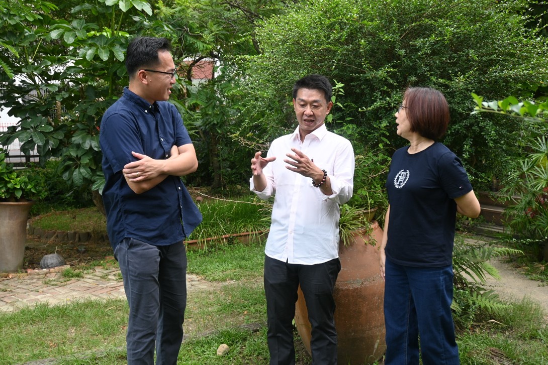 ▲民進黨初選風雲再起!兩派議員同框喊「許智傑凍蒜」高雄市長戰局升溫。