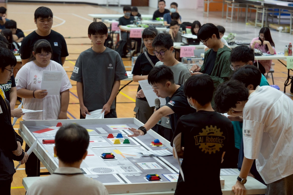 2025WRO總決賽解說比賽規則。(圖/嶺東科技大學)