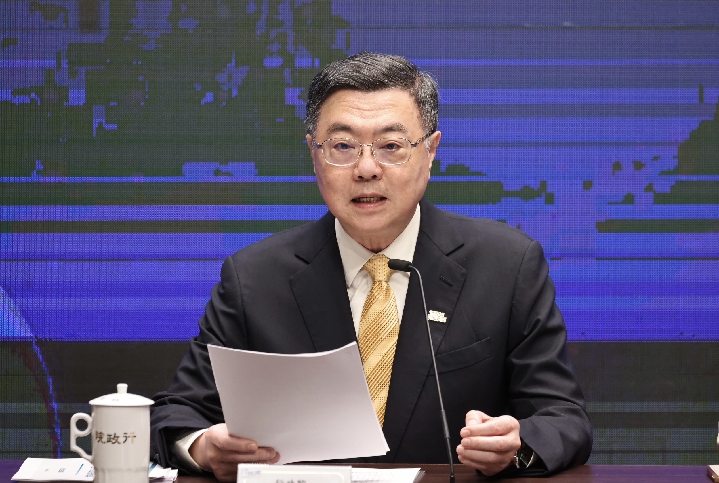 政院21日拍板明年度中央政府總預算案,行政院長卓榮泰親上火線說明。林啟弘攝