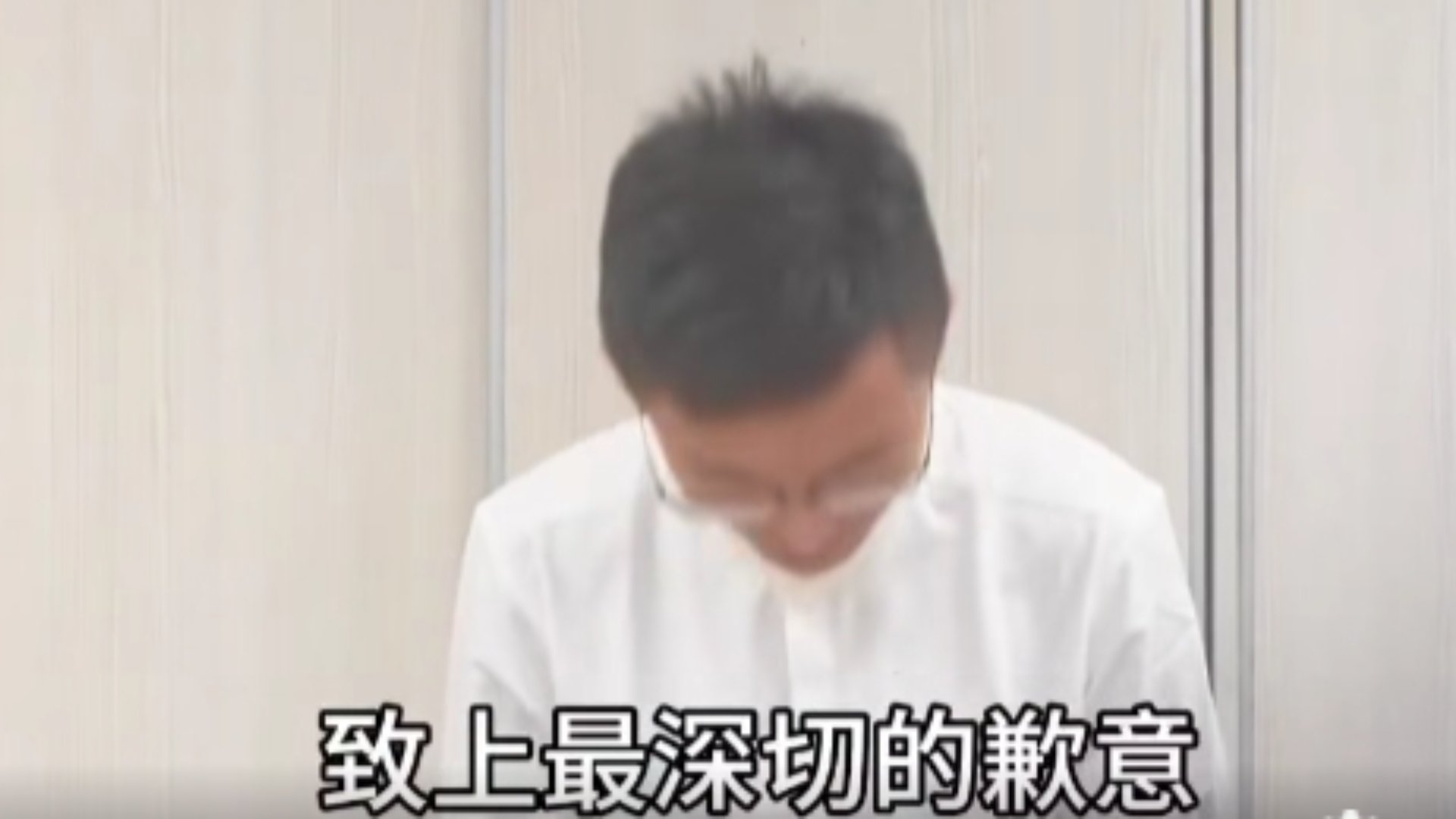 侯漢廷21日拍影片向郭智輝及經濟部道歉。翻攝侯漢廷臉書