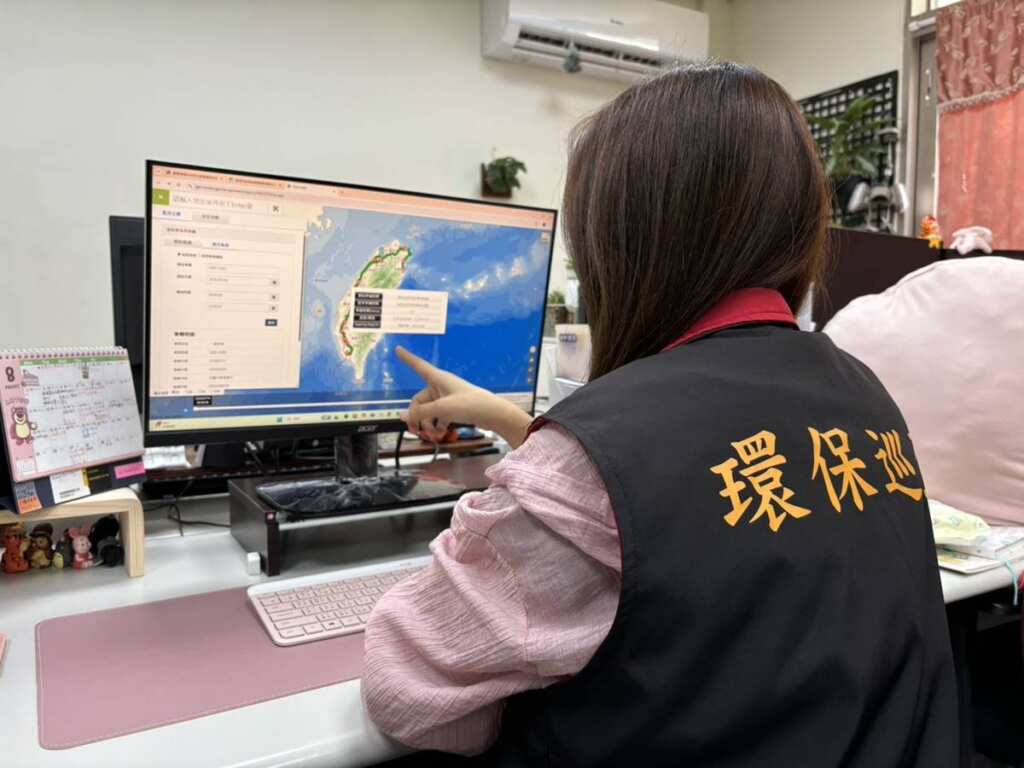 ▲花蓮縣環境保護局為有效掌握事業廢棄物流向,全面推動清除處理業者載運列管廢棄物車輛須加裝GPS即時追蹤系統以杜絕非法業者及棄置事件。