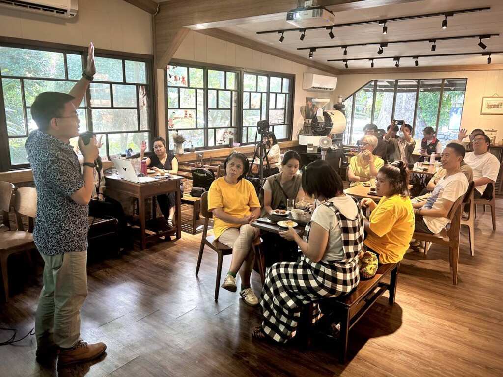 ▲花蓮縣政府日前於鳳林鎮芳草古樹花園老樹舍咖啡舉辦「地方行動力．創生新動能」創生沙龍系列活動。