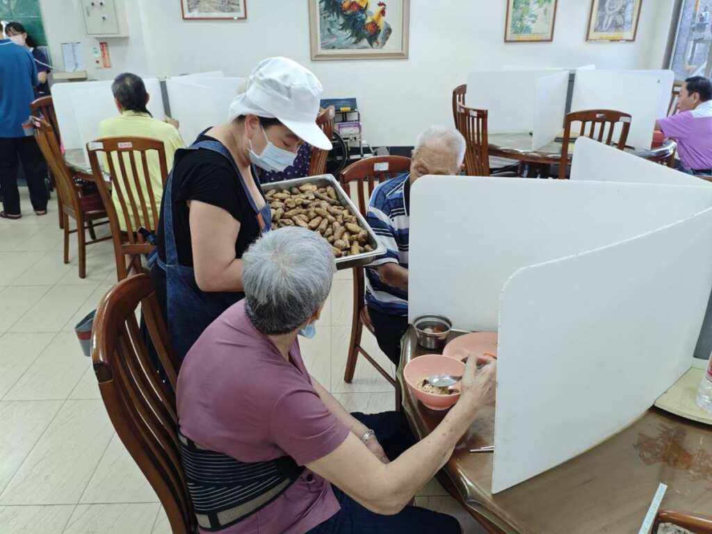 ▲彰化榮家推出「冰心地瓜」療癒住民身心。
