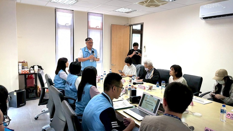 ▲由李副縣長文良主持共老獎實地訪視活動。
