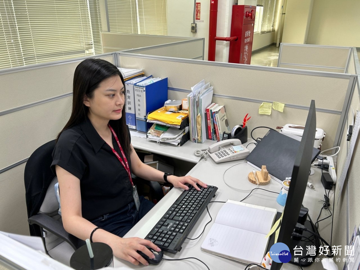 李宥璇參加桃竹苗分署「青年就業旗艦計畫」成功跨界轉職，進入光電產業擔任人資管理師。