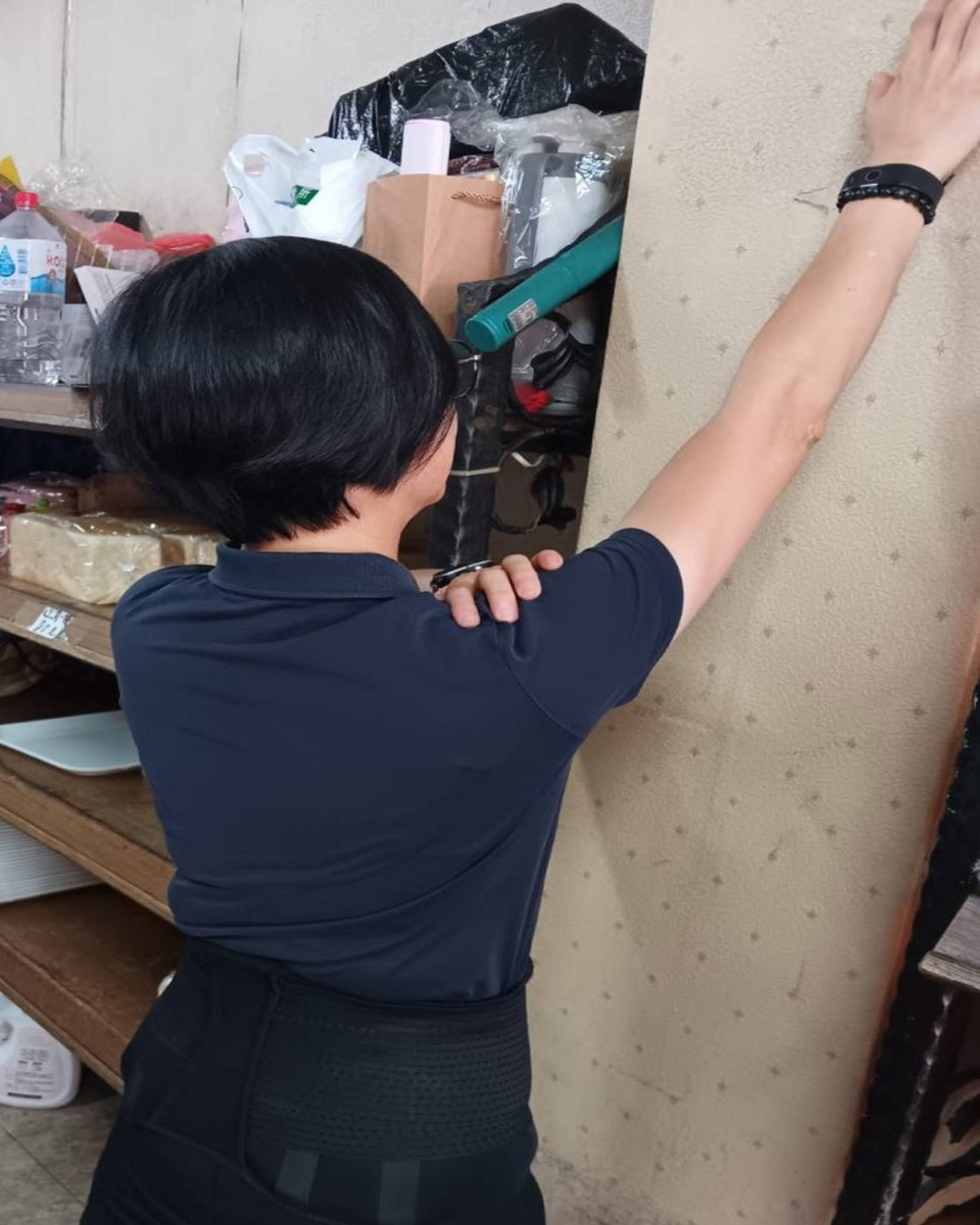 婦女右肩酸痛誤為五十肩4年治不好 醫師查出脂肪瘤作祟手術後症狀消失